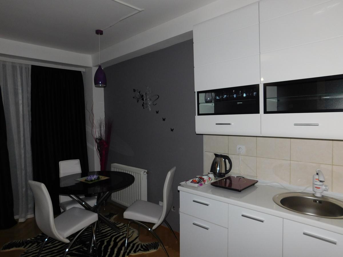 Velvet Lux Apartment Ni Екстериор снимка
