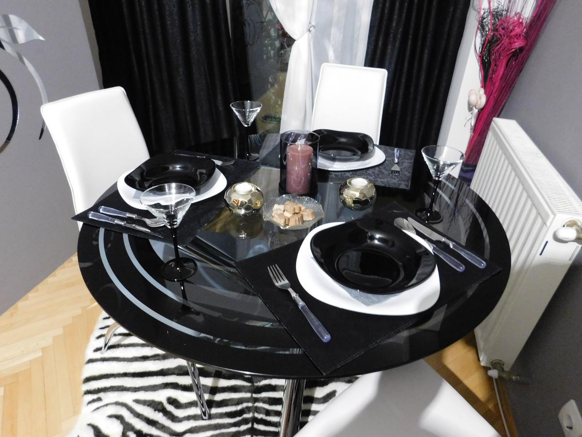 Velvet Lux Apartment Ni Екстериор снимка