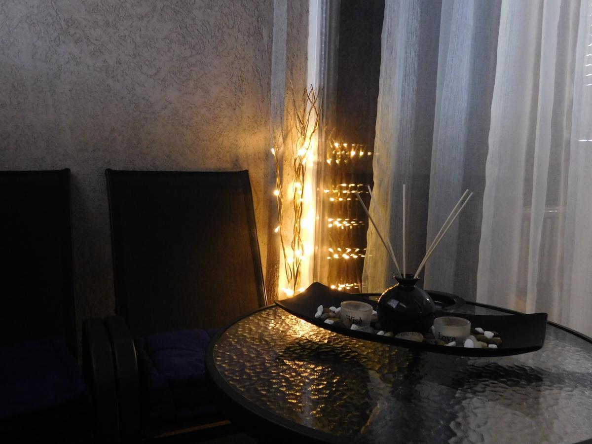 Velvet Lux Apartment Ni Екстериор снимка