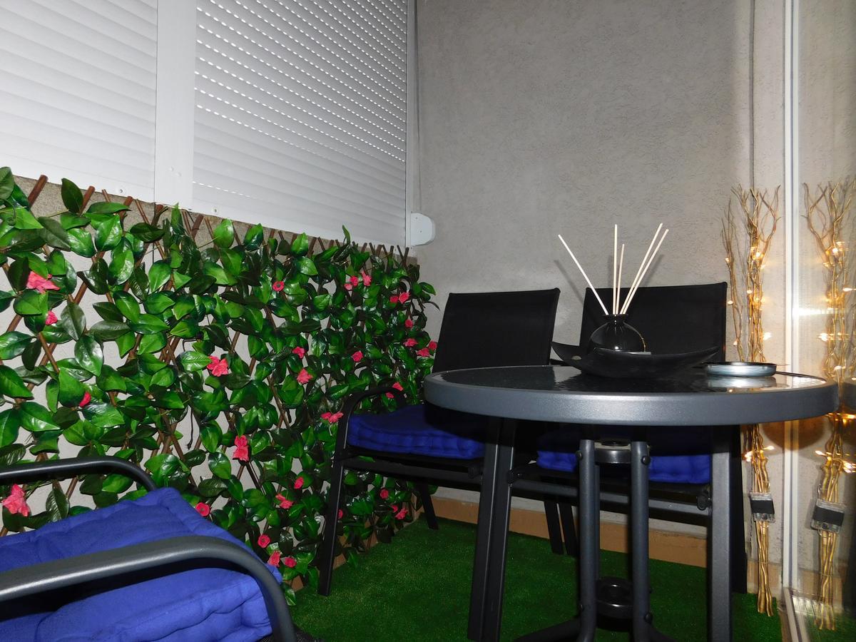 Velvet Lux Apartment Ni Екстериор снимка