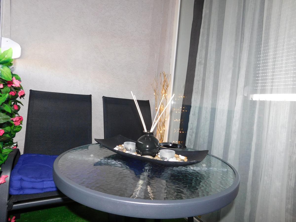 Velvet Lux Apartment Ni Екстериор снимка