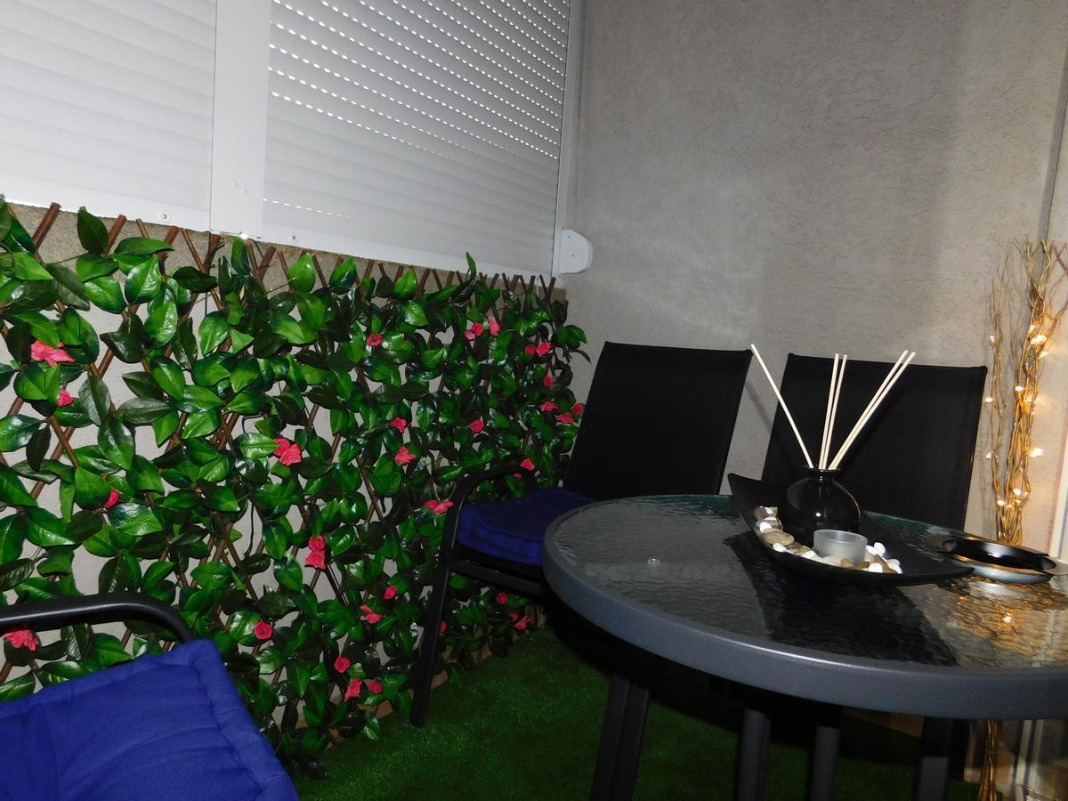 Velvet Lux Apartment Ni Екстериор снимка
