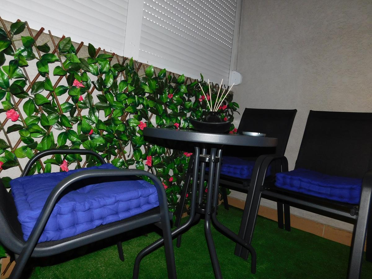 Velvet Lux Apartment Ni Екстериор снимка