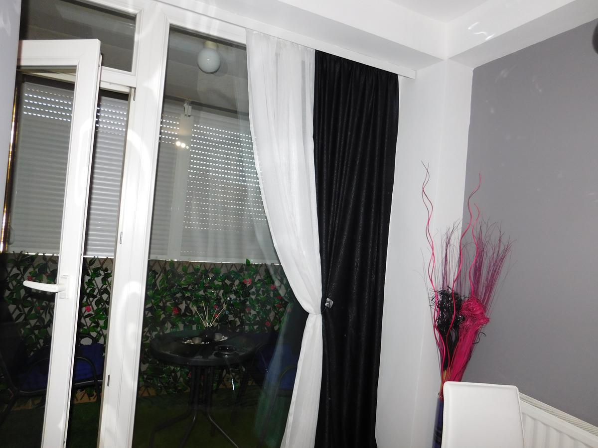Velvet Lux Apartment Ni Екстериор снимка