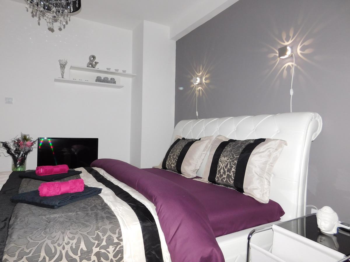 Velvet Lux Apartment Ni Екстериор снимка