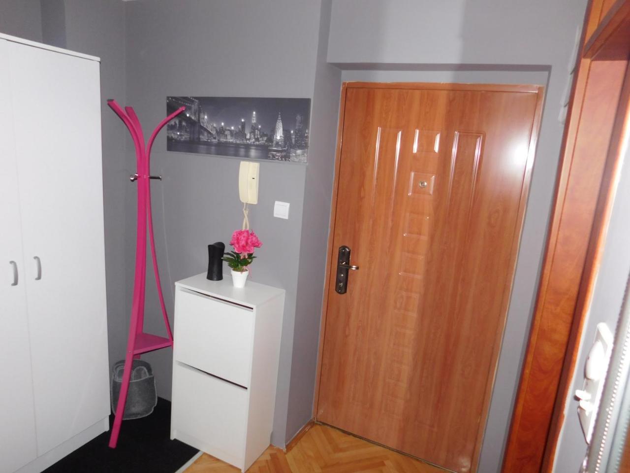 Velvet Lux Apartment Ni Екстериор снимка